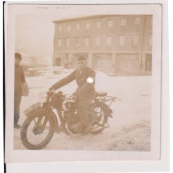 Partei Mann auf Motorrad
